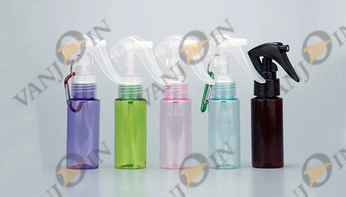 How do trigger spray bottles work?