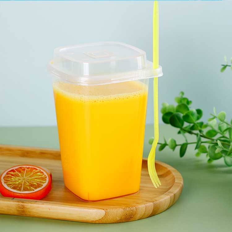 High quality 650ml transparent PP injection molding square disposable smoothie cups with lids and forks