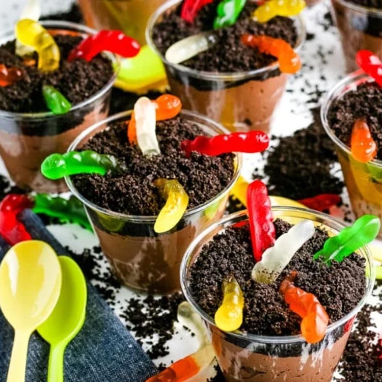 Custom fancy 10oz plastic dirt cups with spoon for halloween