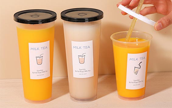 Wholesale 500ml plastic milk tea cup with lid and straw from bottles supplier